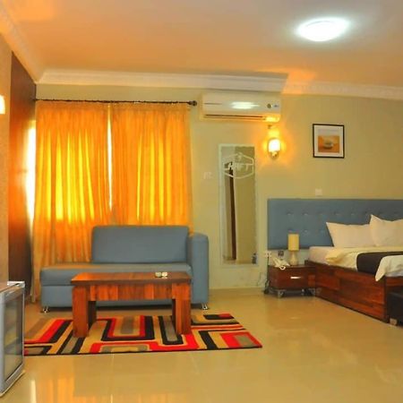 Royal Kaft Hotel Ikorodu Luaran gambar