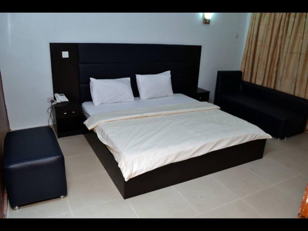 Royal Kaft Hotel Ikorodu Luaran gambar