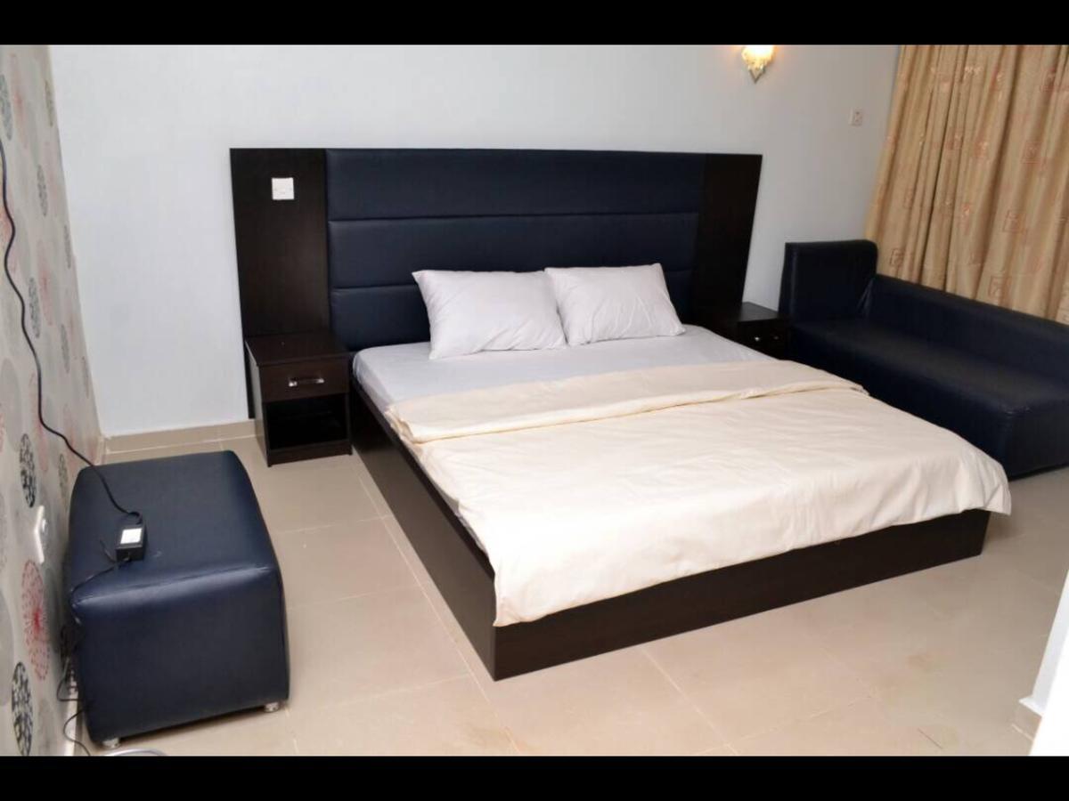 Royal Kaft Hotel Ikorodu Luaran gambar