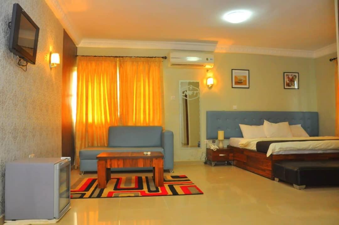 Royal Kaft Hotel Ikorodu Luaran gambar