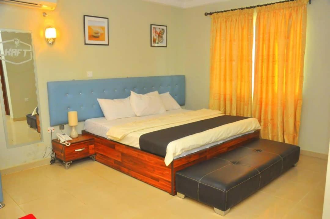 Royal Kaft Hotel Ikorodu Luaran gambar